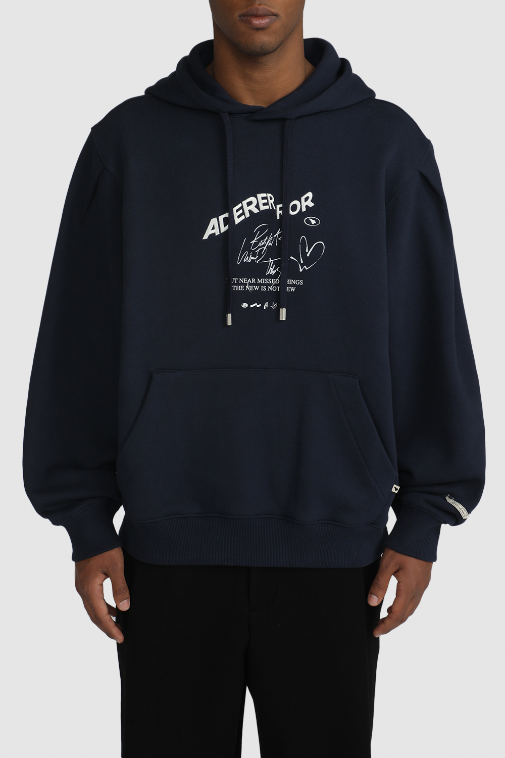 תמונת דוגמן קידמית של סווטשירט קפוצ'ון