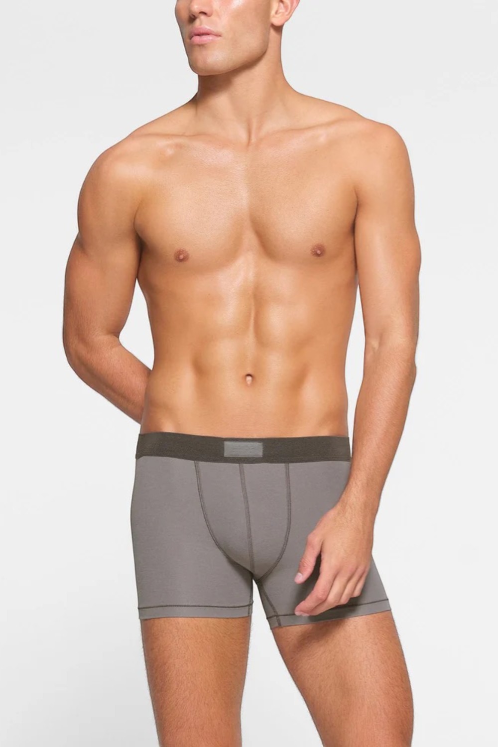 תמונת דוגמן אחורית של 3 BRIEF 3 PACK