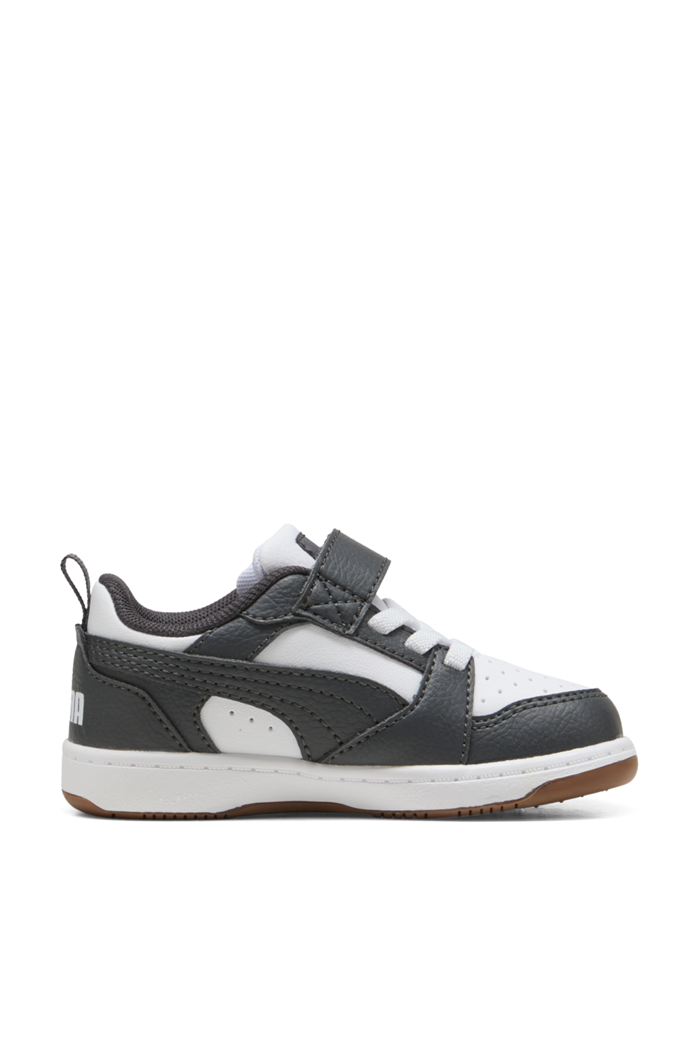 תמונה קידמית של נעלי סניקרס