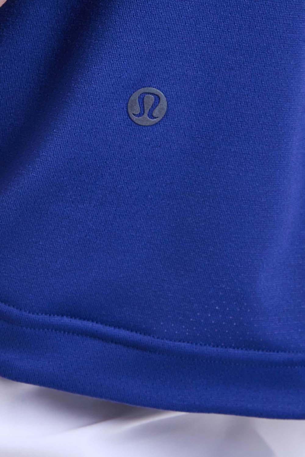 תמונת תקריב דוגמן של EasySet Training Sleeveless Shirt