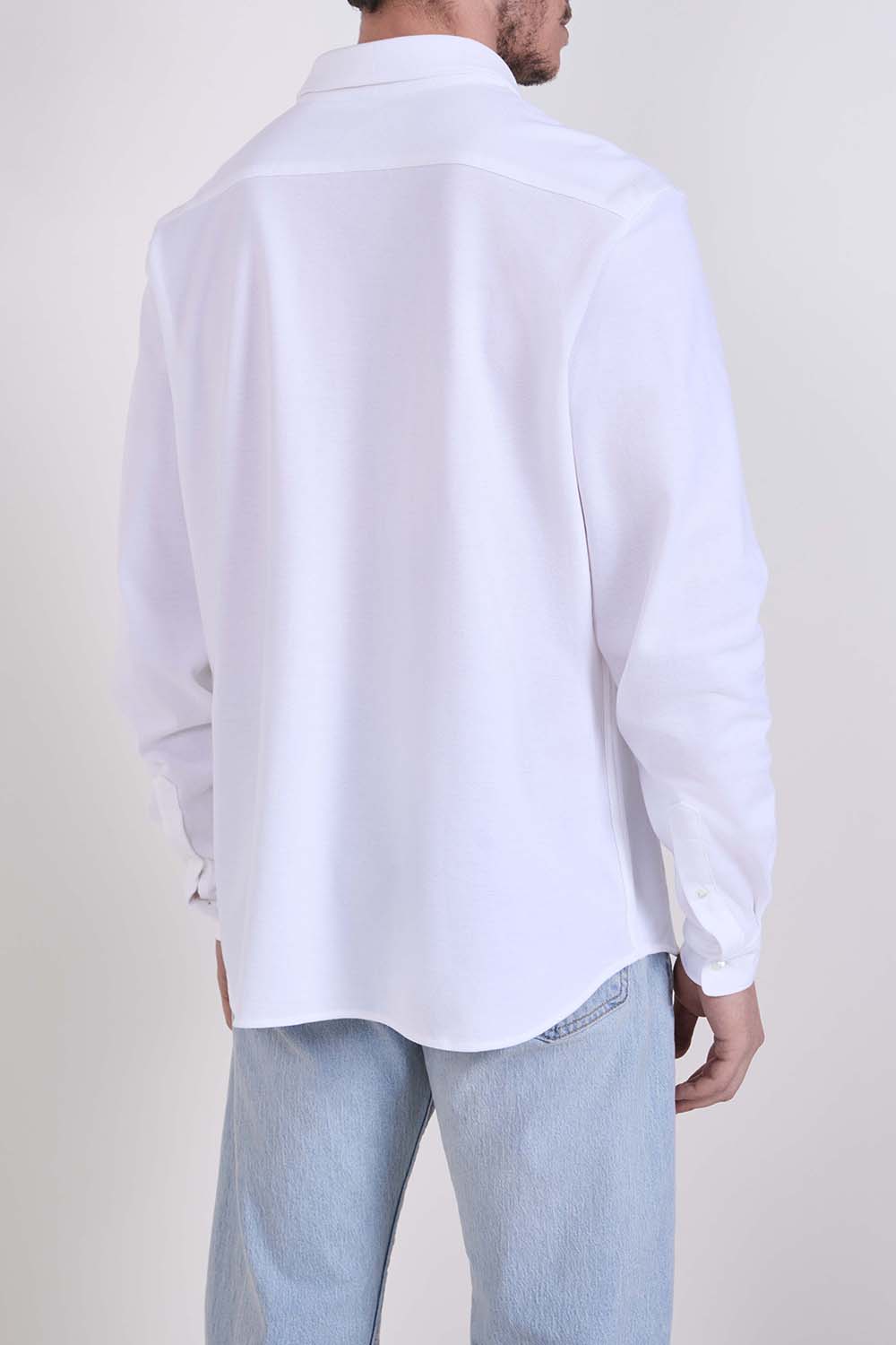 תמונת דוגמן אחורית של חולצת כפתורים ארוכה