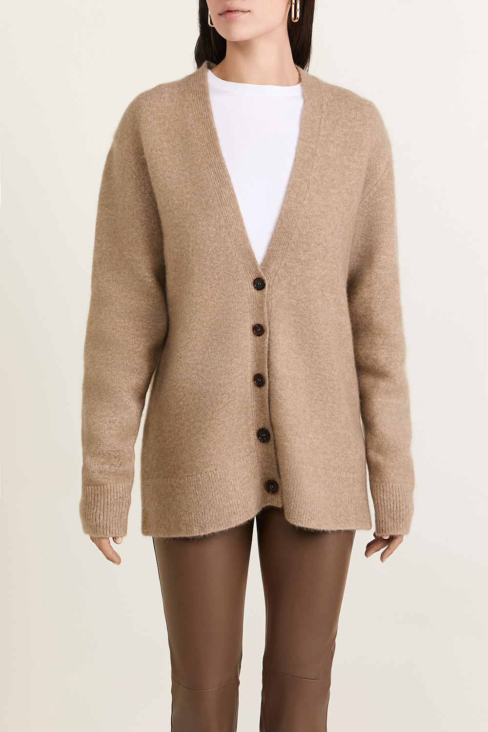 תמונת דוגמן קידמית של קרדיגן אוברסייז