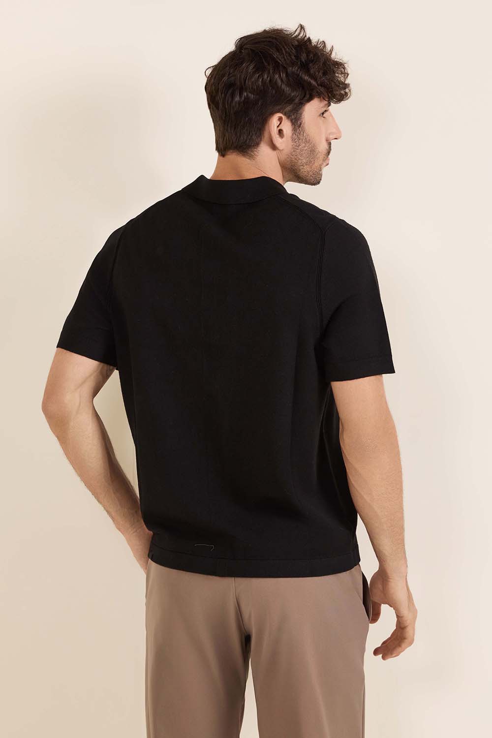 תמונת דוגמן אחורית של New Venture Short-Sleeve Knit Polo Shirt
