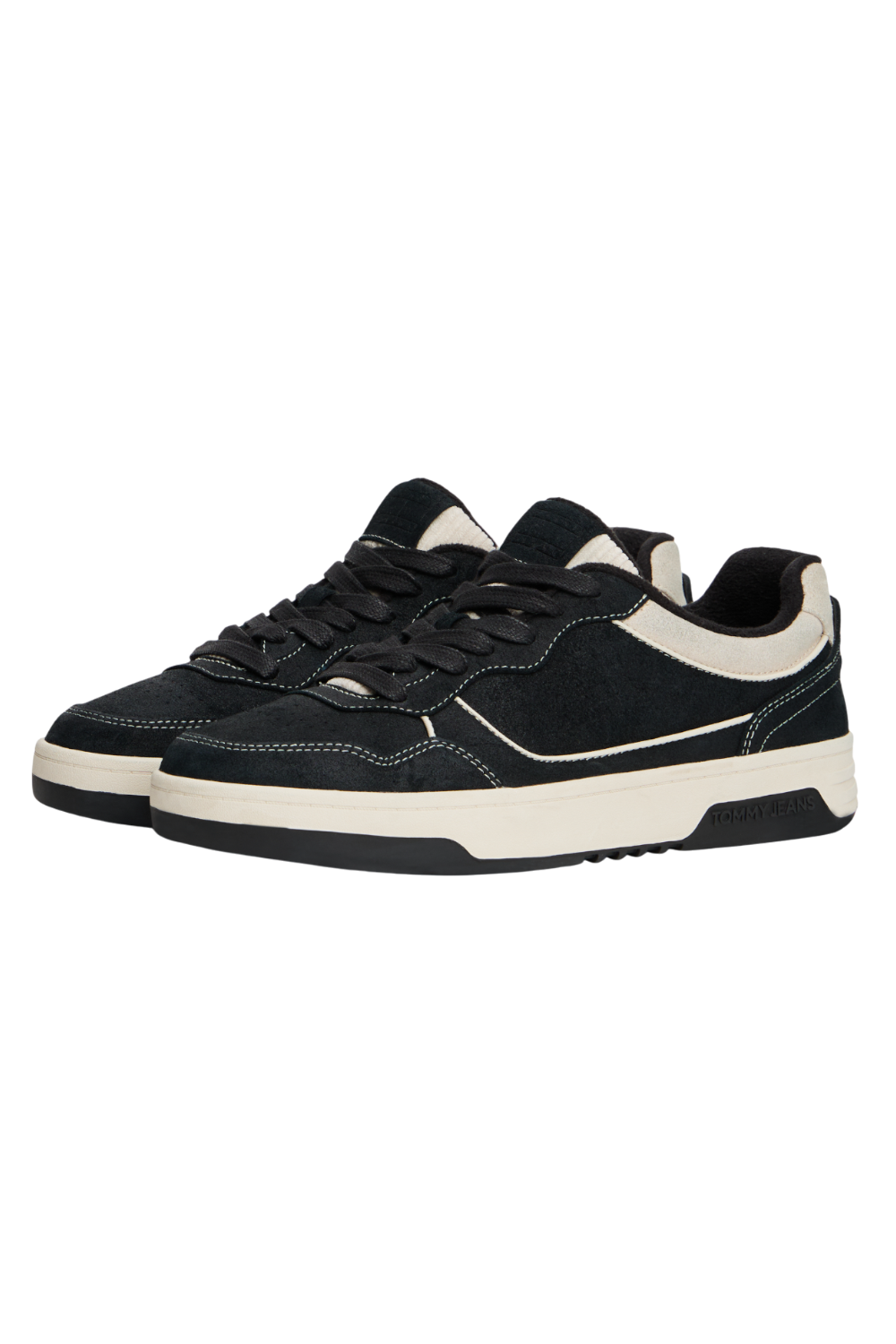 תמונת פנים של סניקרס