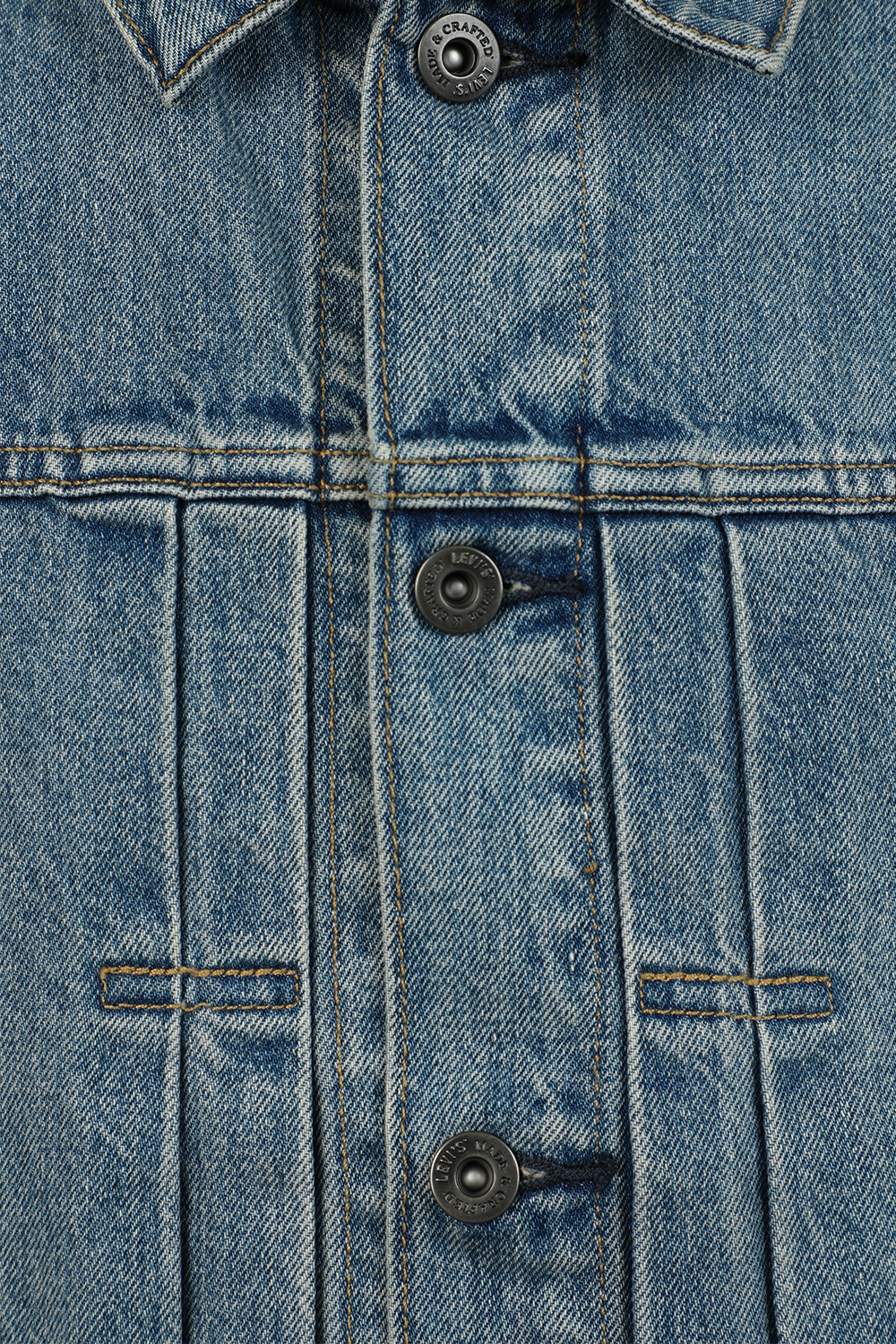 תמונה אחורית של ז'קט ג'ינס כחול מכותנה אורגנית