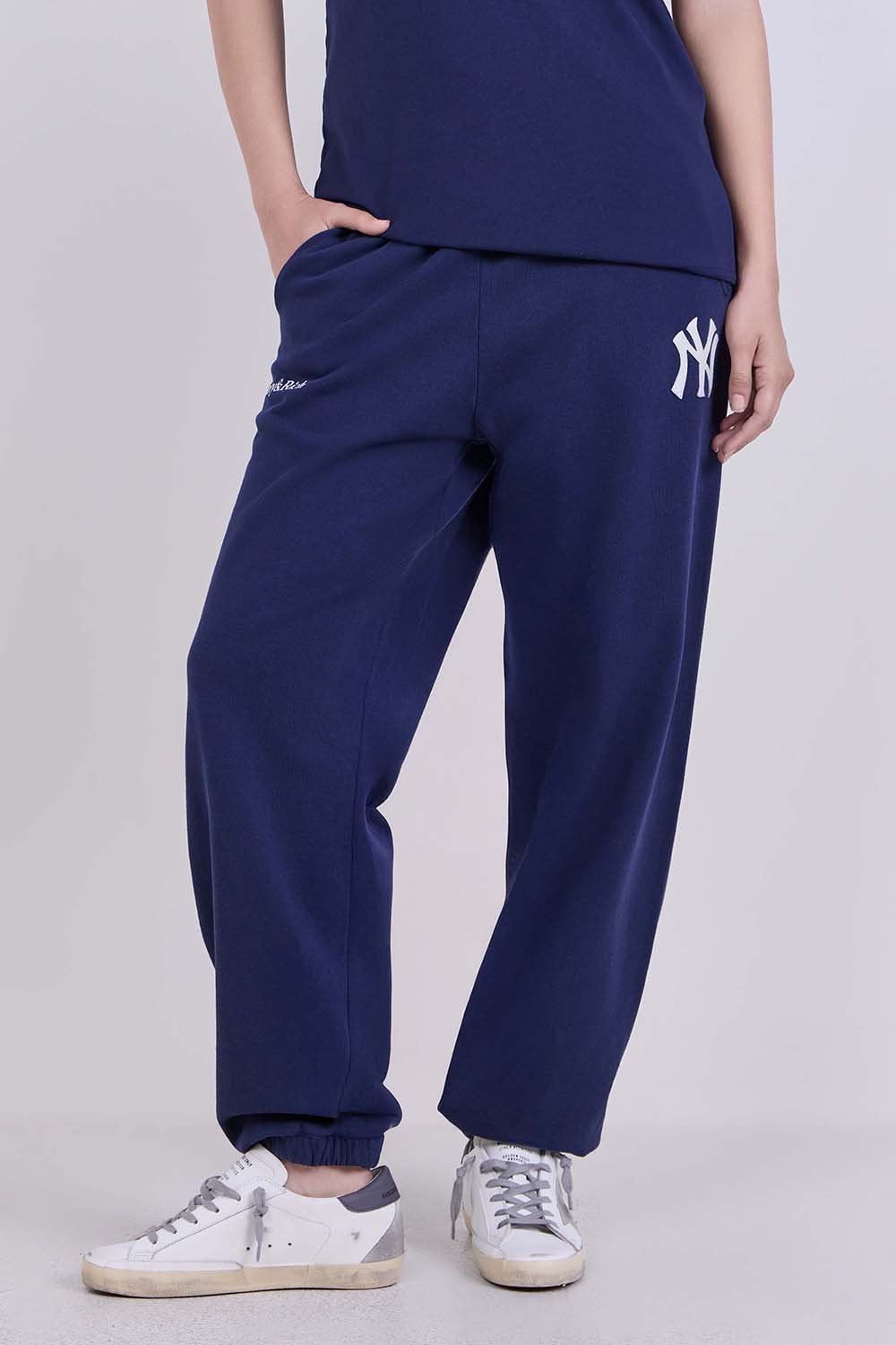 תמונת דוגמן קידמית של מכנסי ג'וגר יאנקיז