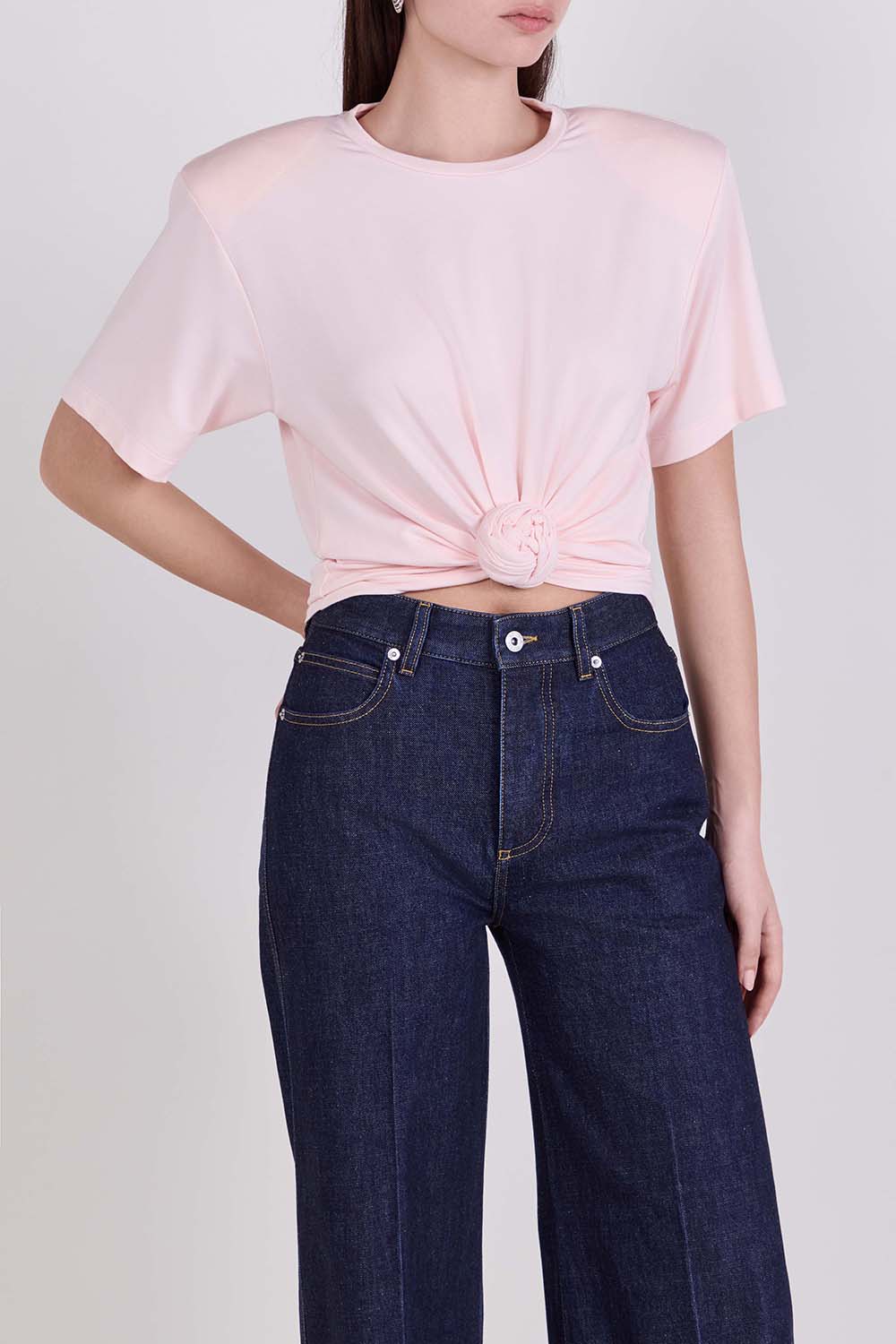 תמונת דוגמן קידמית של חולצת טי פרח