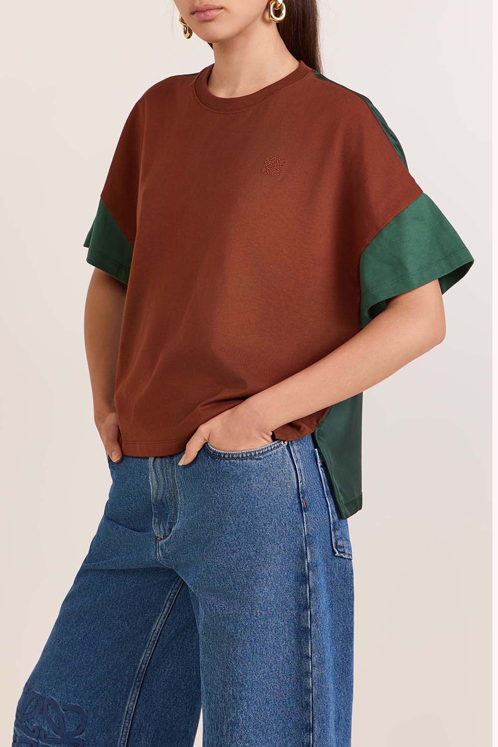 תמונת דוגמן קידמית של חולצת טי