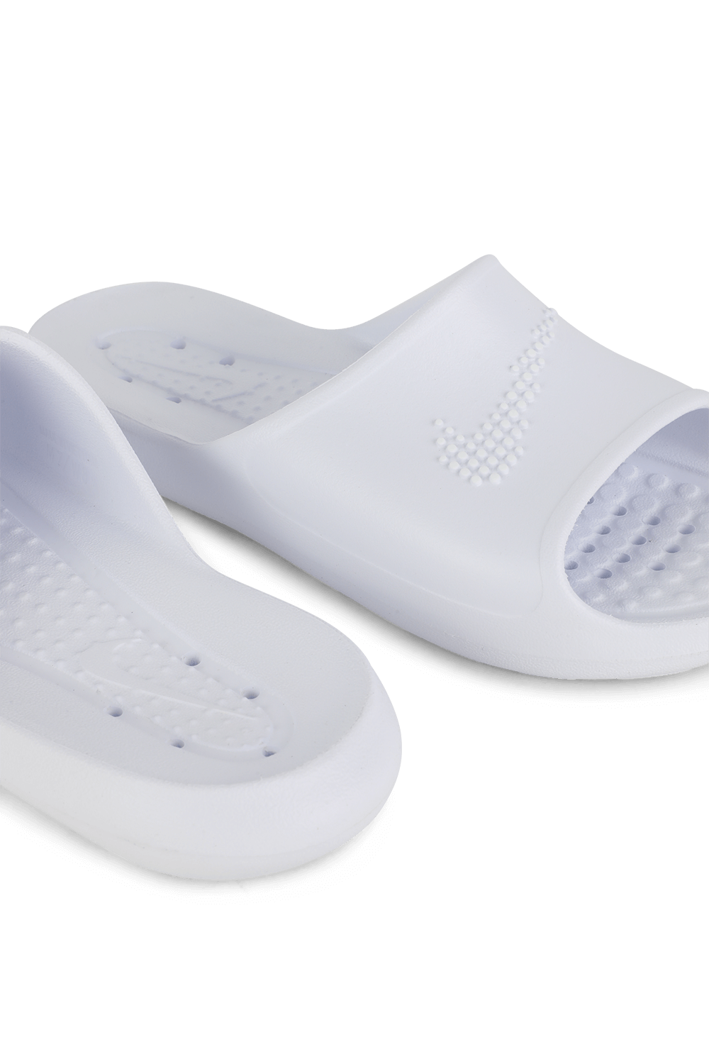 תמונת תקריב של כפכפי סליידס