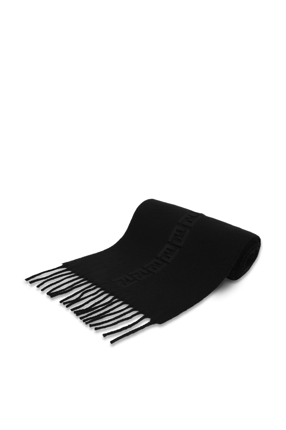 תמונת תקריב של צעיף עם קצוות פרנזים בגוון שחור