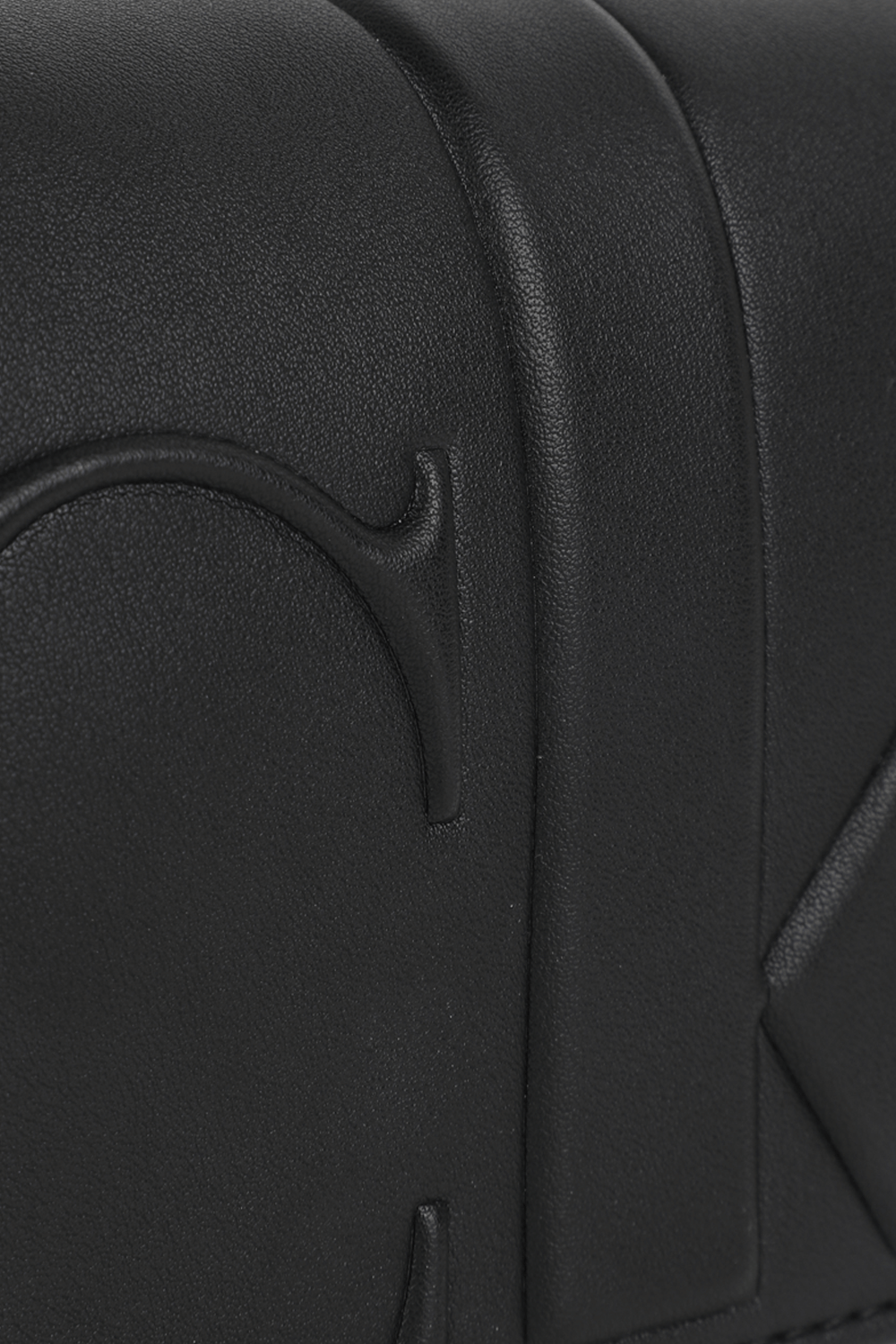 תמונת תקריב של Crossbody Phone Pouch in Black