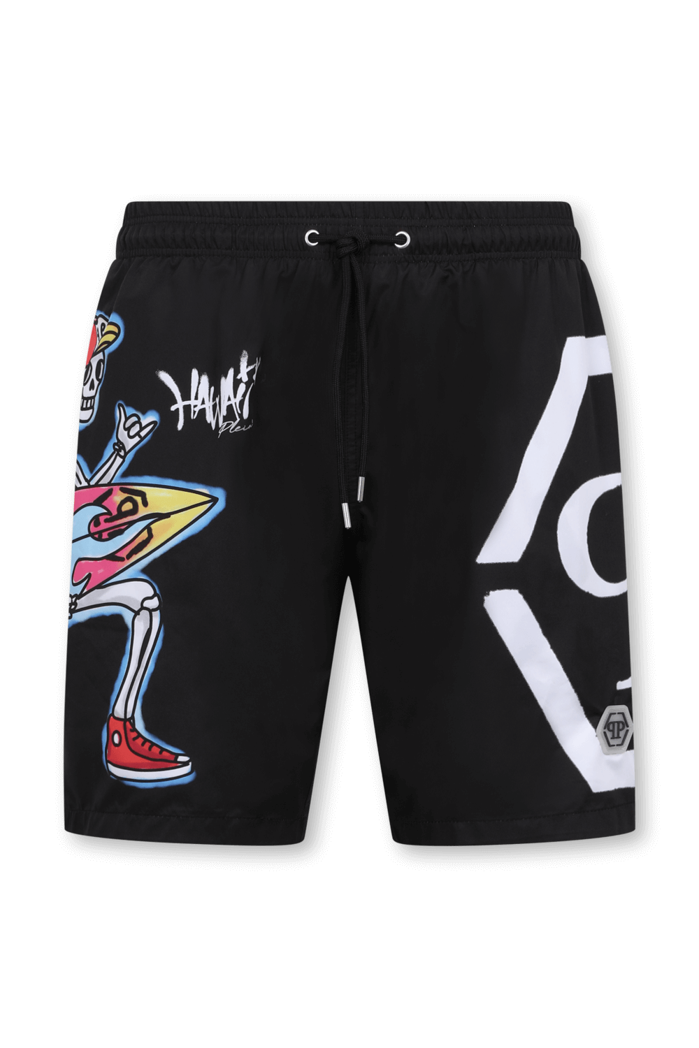 תמונה קידמית של מכנסי בגד ים עם גולגלות