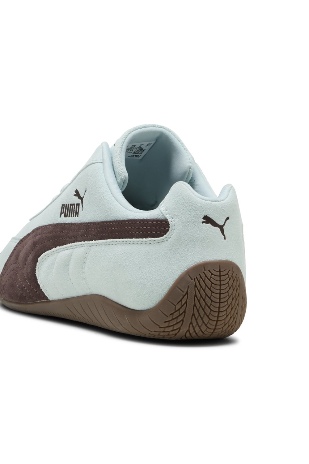 תמונת פנים של נעלי סניקרס