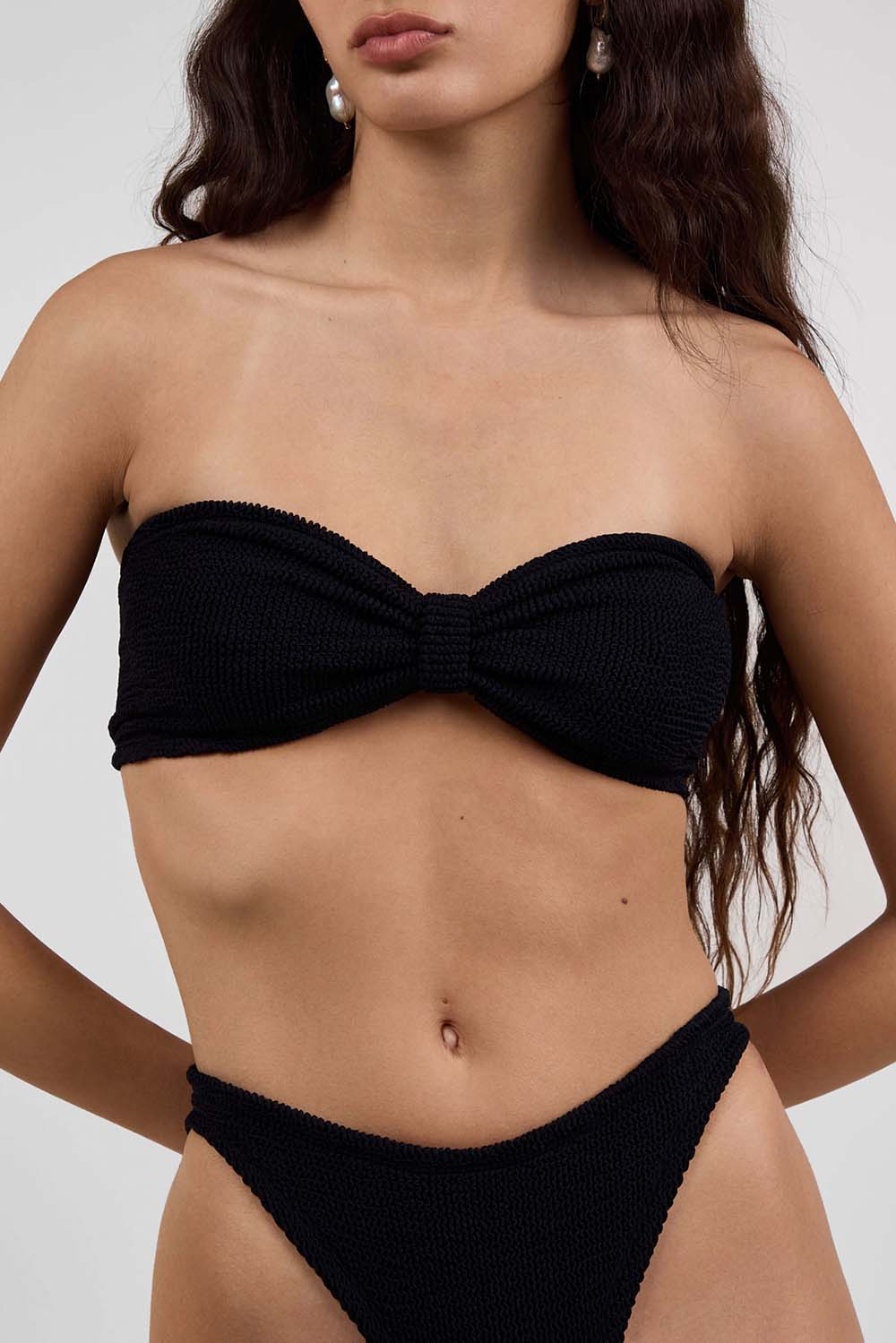 תמונת תקריב דוגמן של סט ביקיני ג'יין