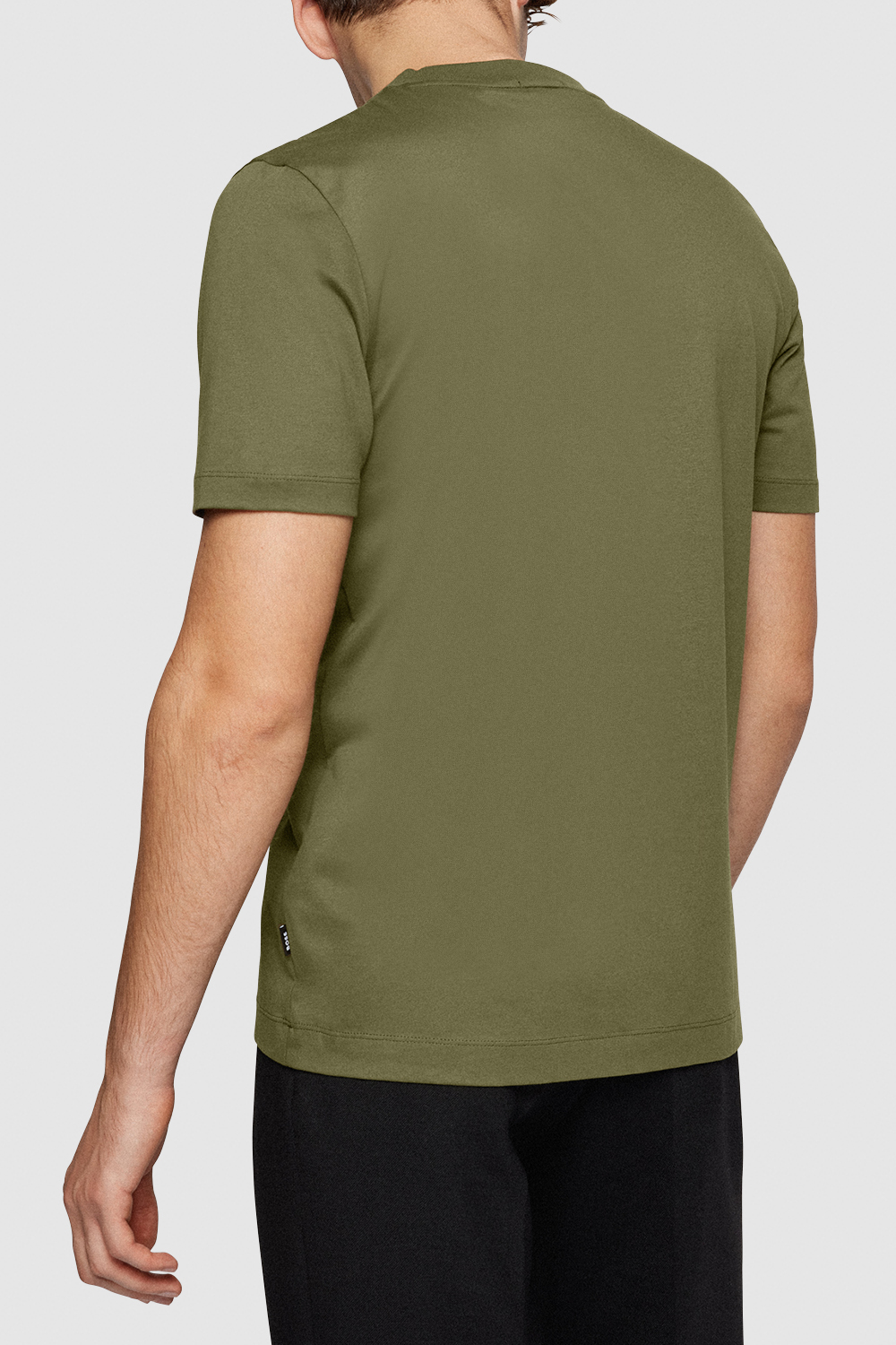 תמונת דוגמן אחורית של חולצת טי