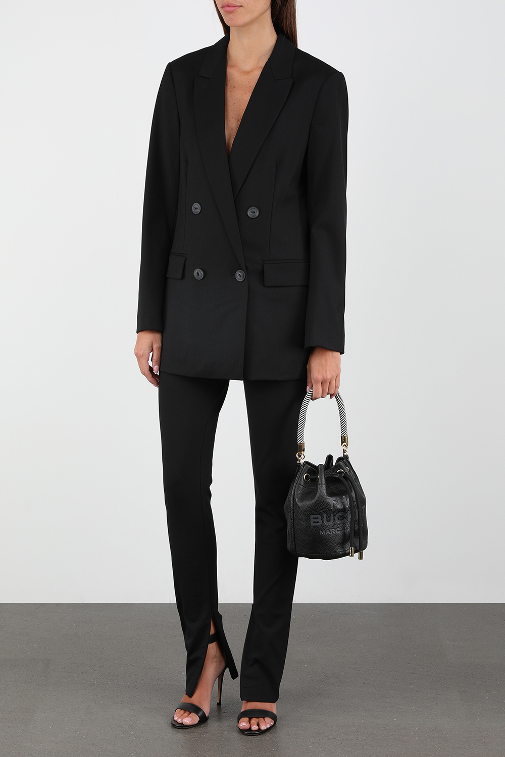 תמונת דוגמן קידמית של תיק באקט מעור מגורען