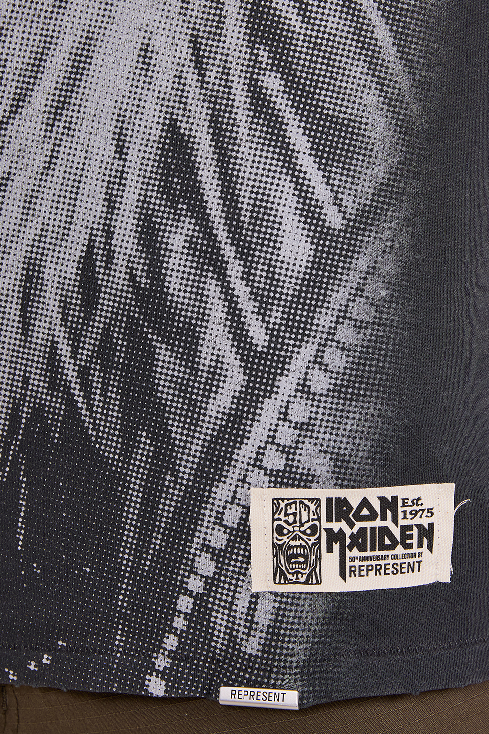 תמונת דוגמן אחורית של חולצת טי במהדורת 50 שנה לאיירון מיידן