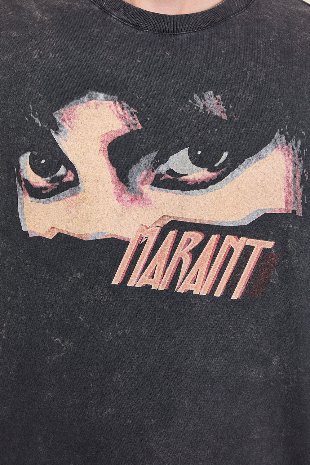 תמונת תקריב דוגמן של חולצת טי