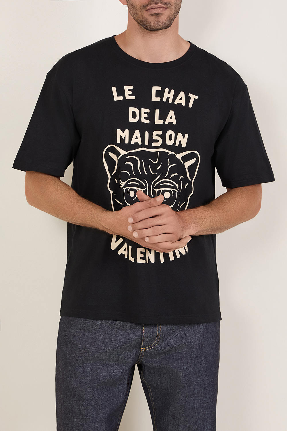 תמונת דוגמן קידמית של חולצת טי