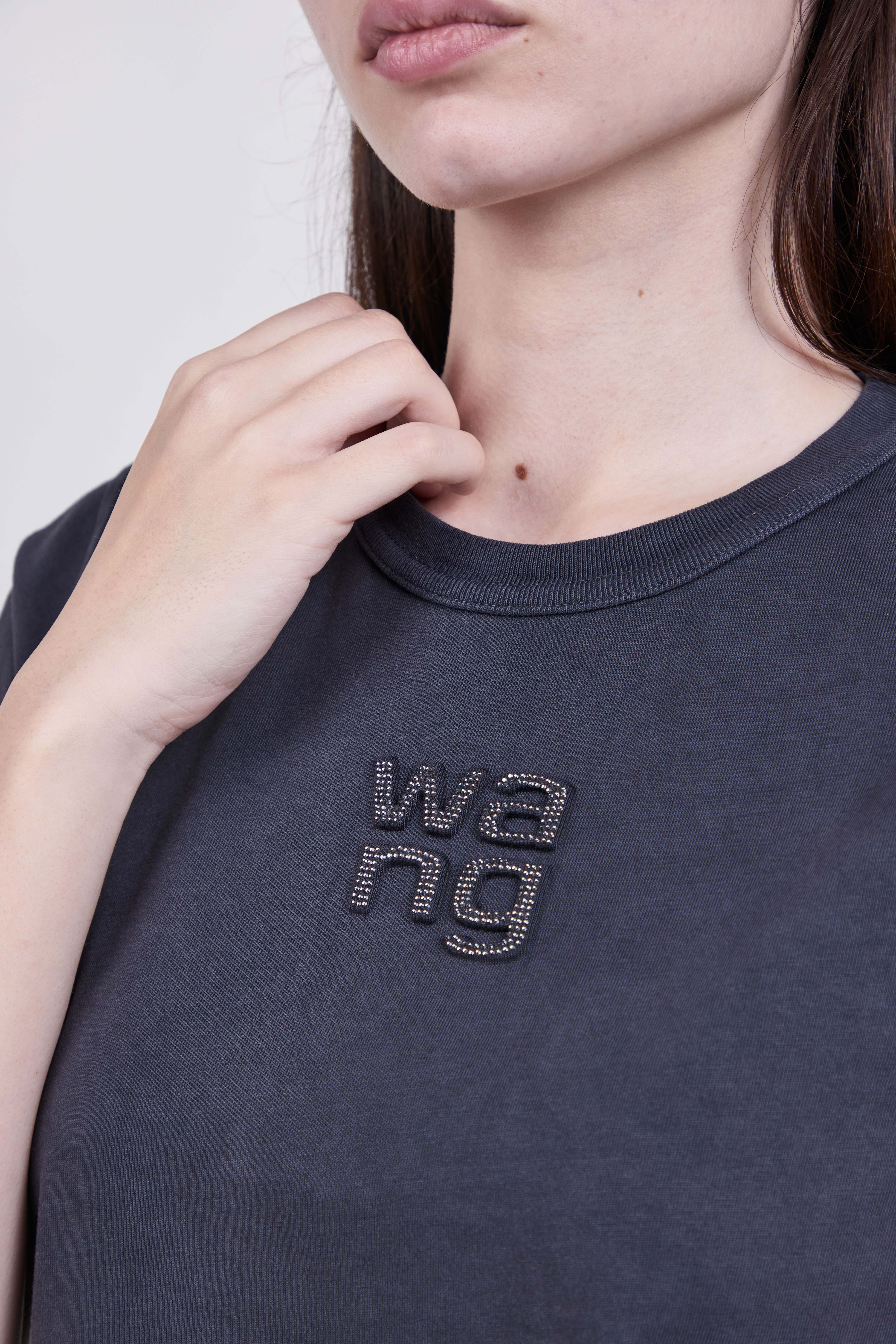 תמונת תקריב דוגמן של חולצת טי