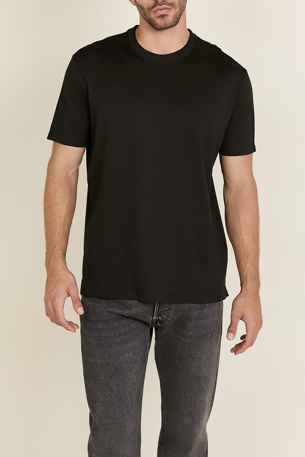 תמונת דוגמן קידמית של חולצת טי