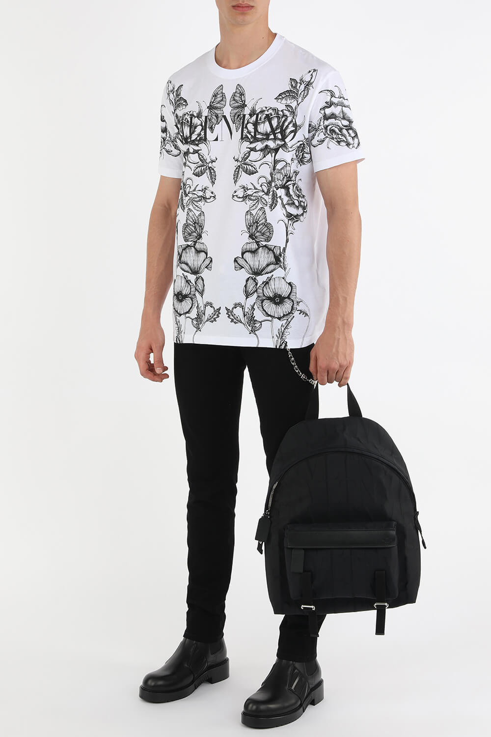 תמונת דוגמן קידמית של Logo Print All Over Backpack in Black