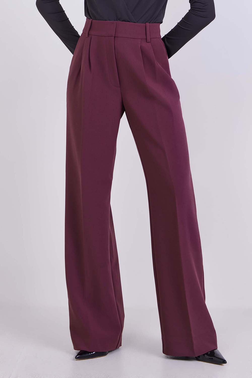 תמונת דוגמן קידמית של מכנסיים ארוכים