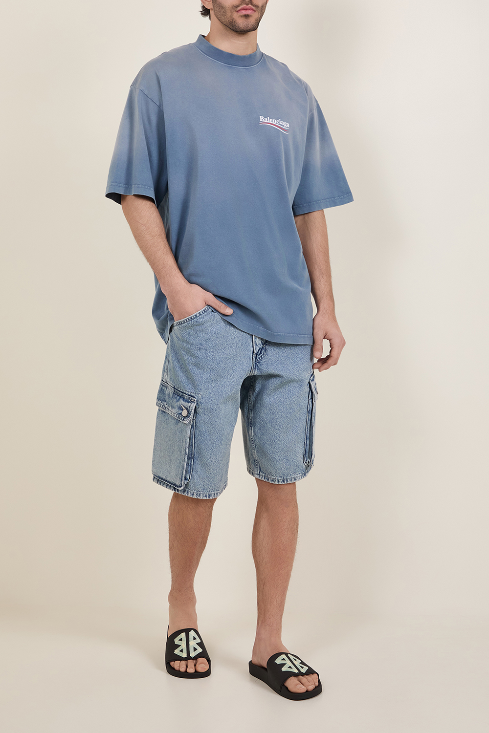 תמונת דוגמן קידמית של כפכפי סליידס BALENCIAGA