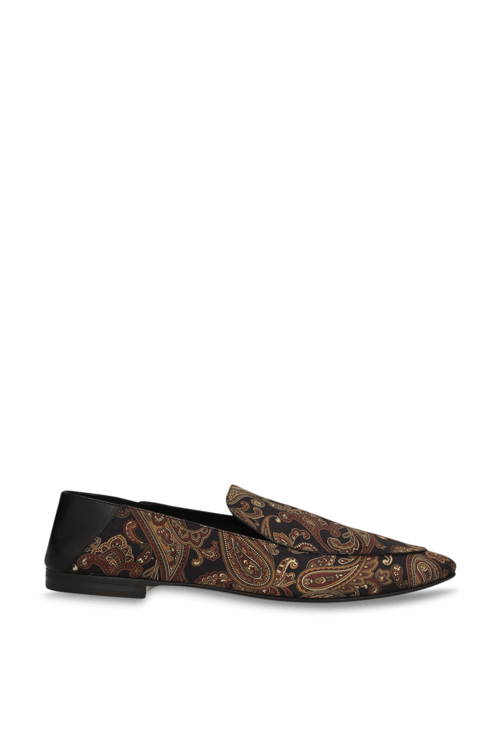 תמונה קידמית של נעלי מוקסינים