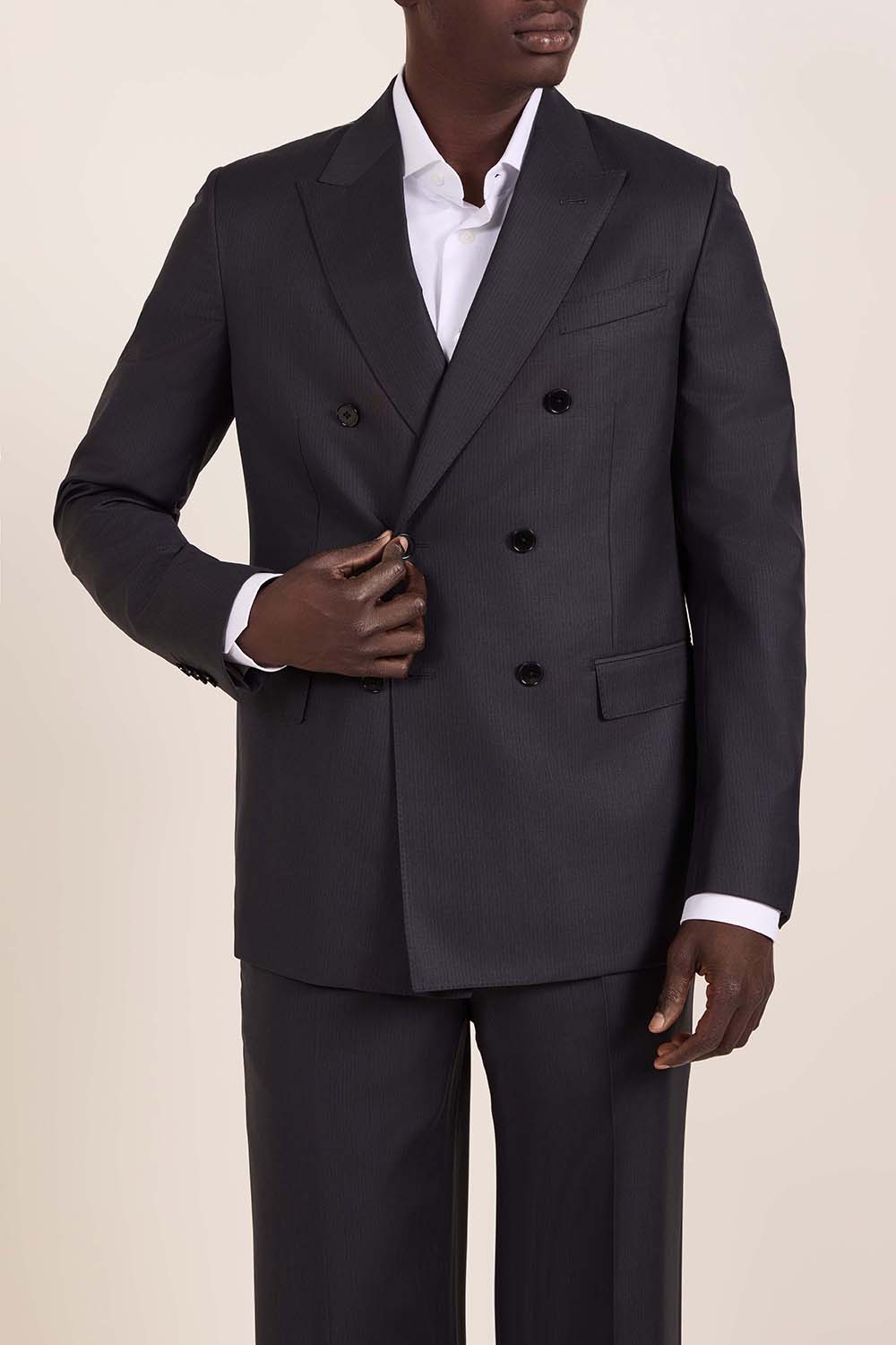 תמונת דוגמן קידמית של חליפה מחוייטת