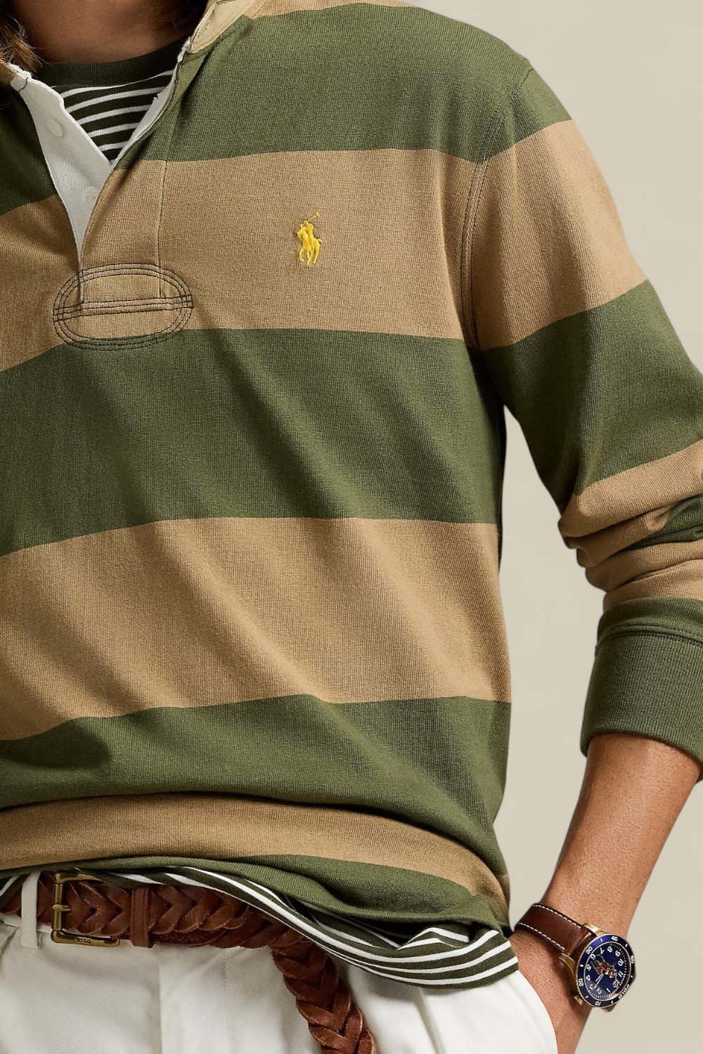 תמונת תקריב דוגמן של חולצת רוגבי