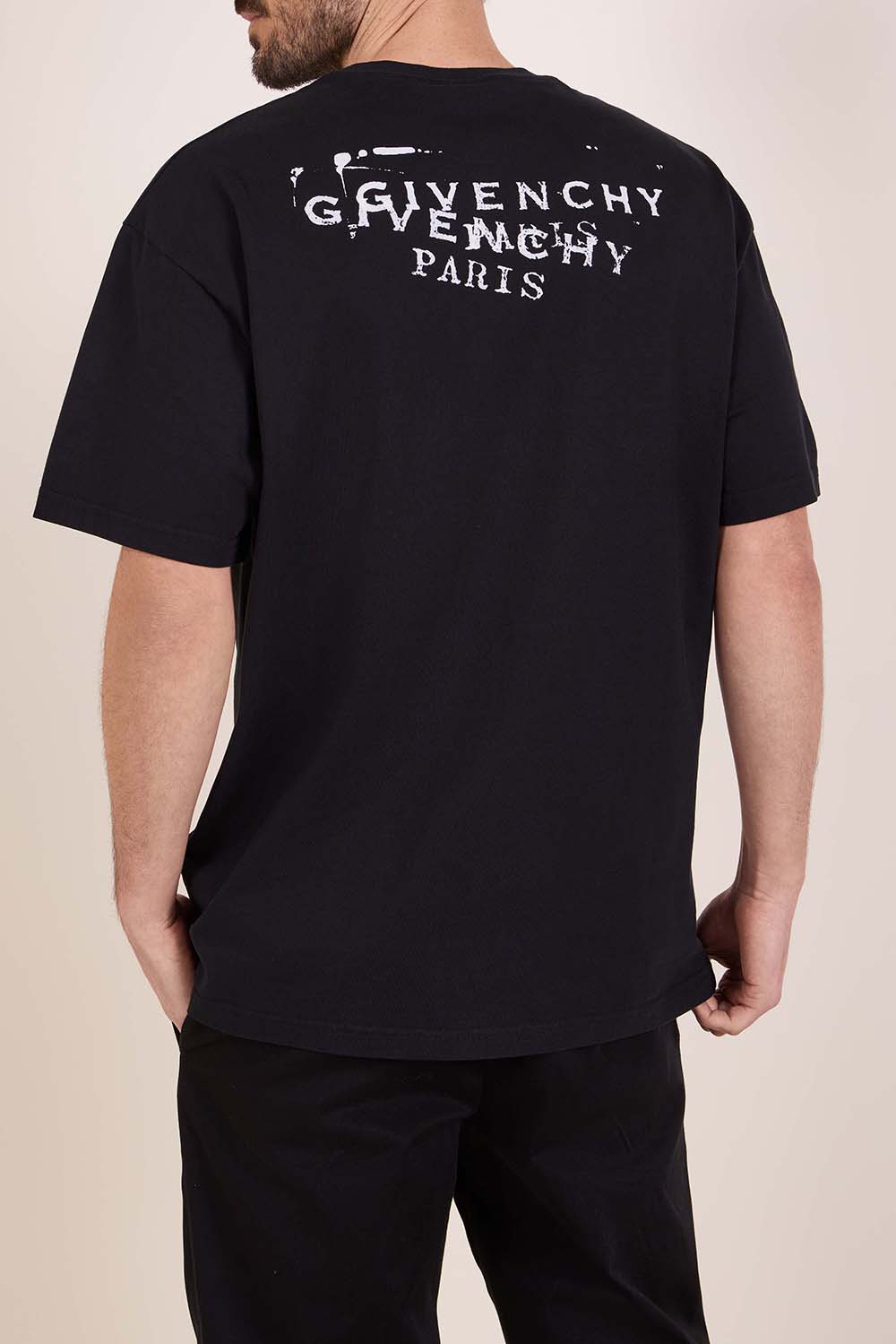 תמונת דוגמן אחורית של חולצת טי