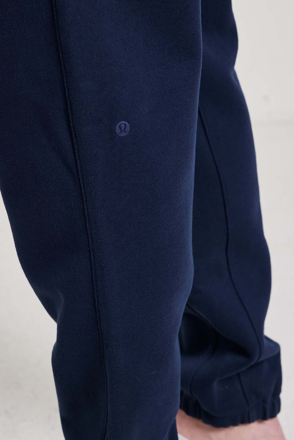 תמונת תקריב דוגמן של Steady State Classic-Fit Jogger Regular