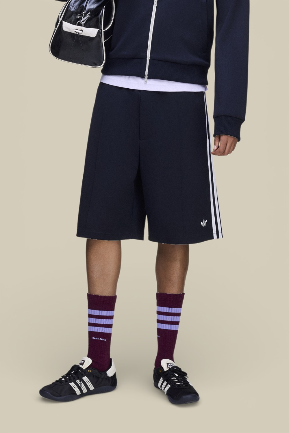 תמונת דוגמן קידמית של מכנסיים קצרים