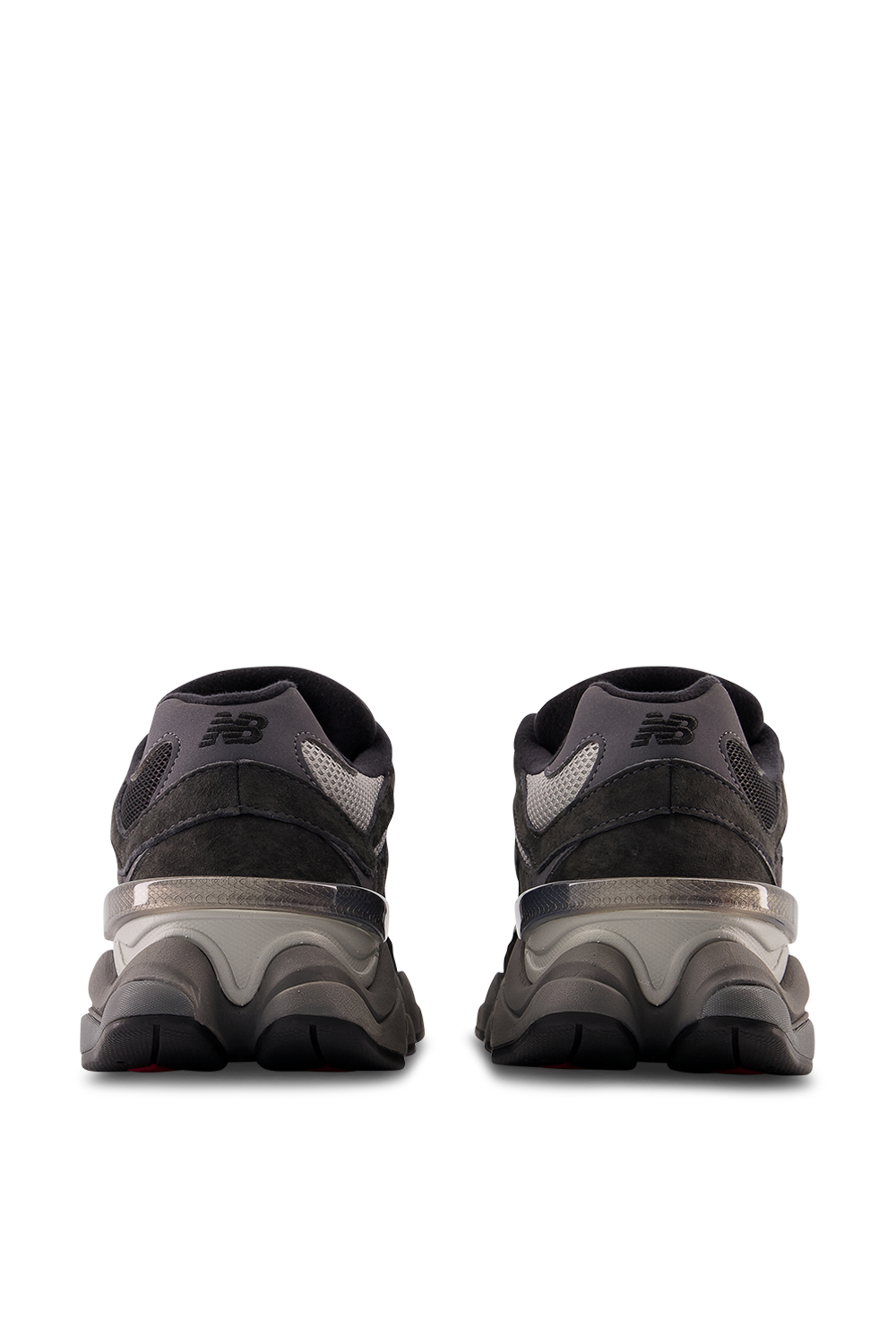 תמונת תקריב של נעלי סניקרס 9060