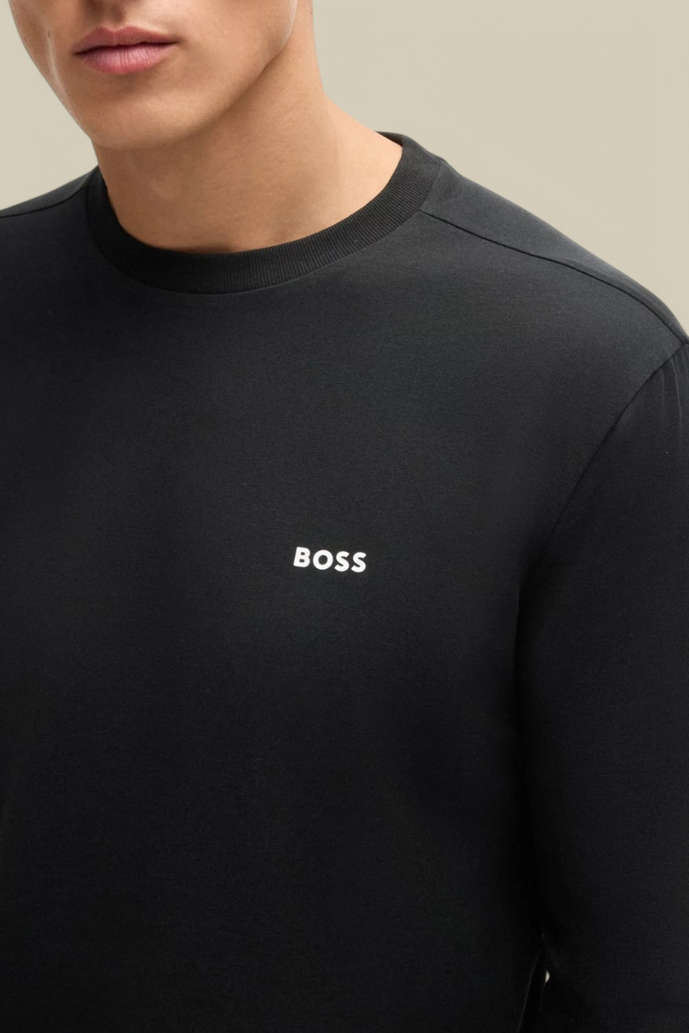 תמונת תקריב דוגמן של חולצת טי