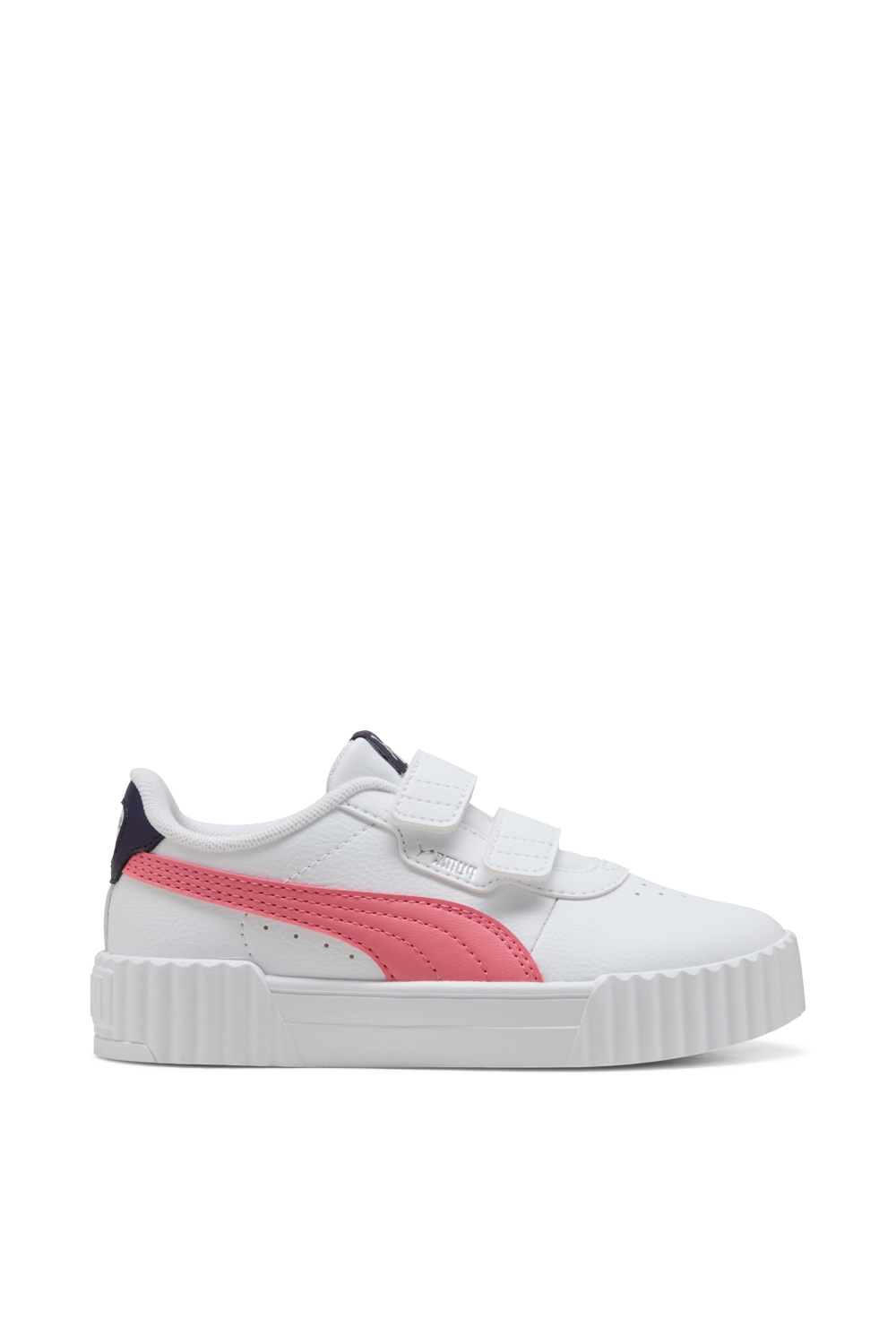 תמונה קידמית של נעלי סניקרס