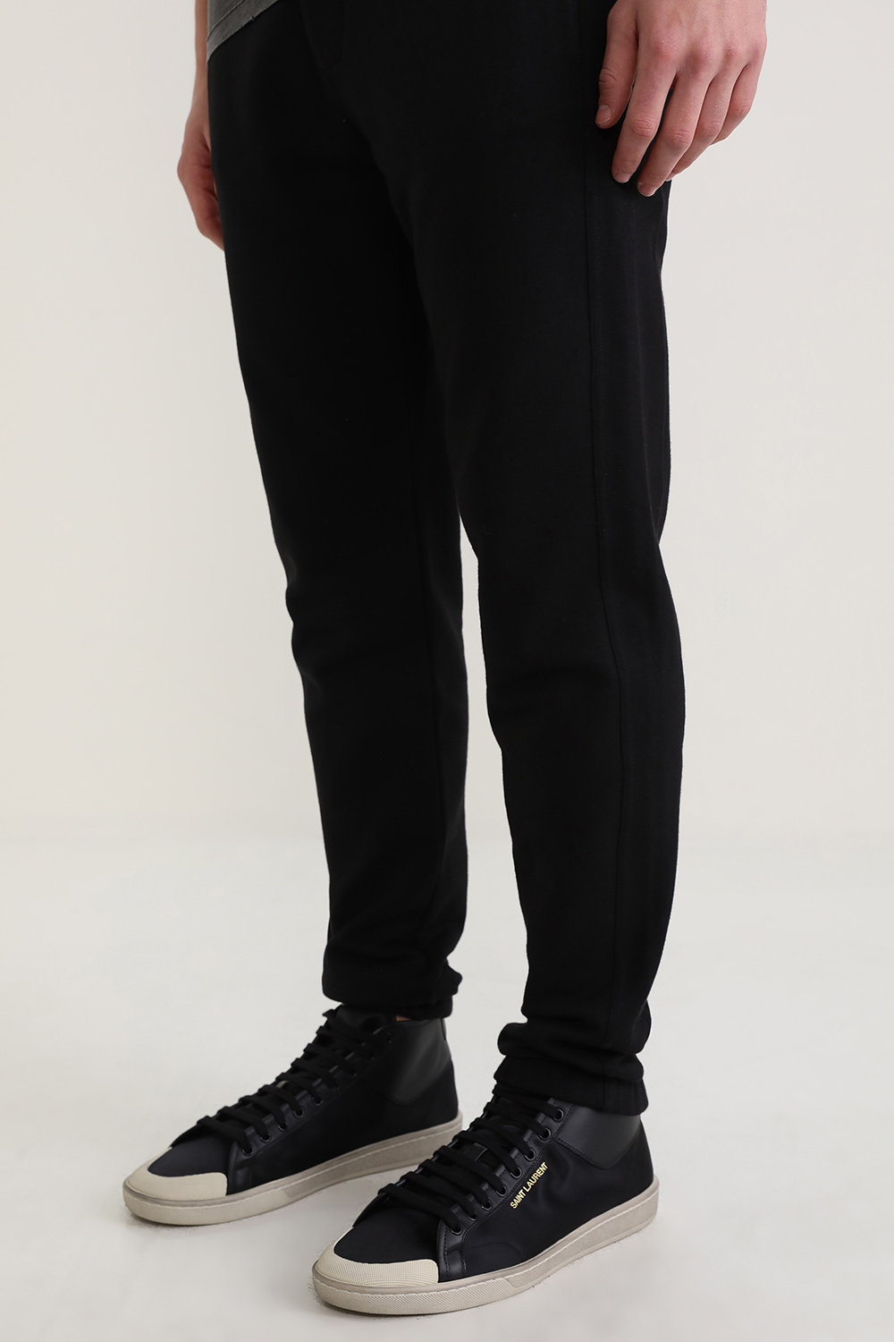 נעלי סניקרס מעור ברכיסה גבוהה