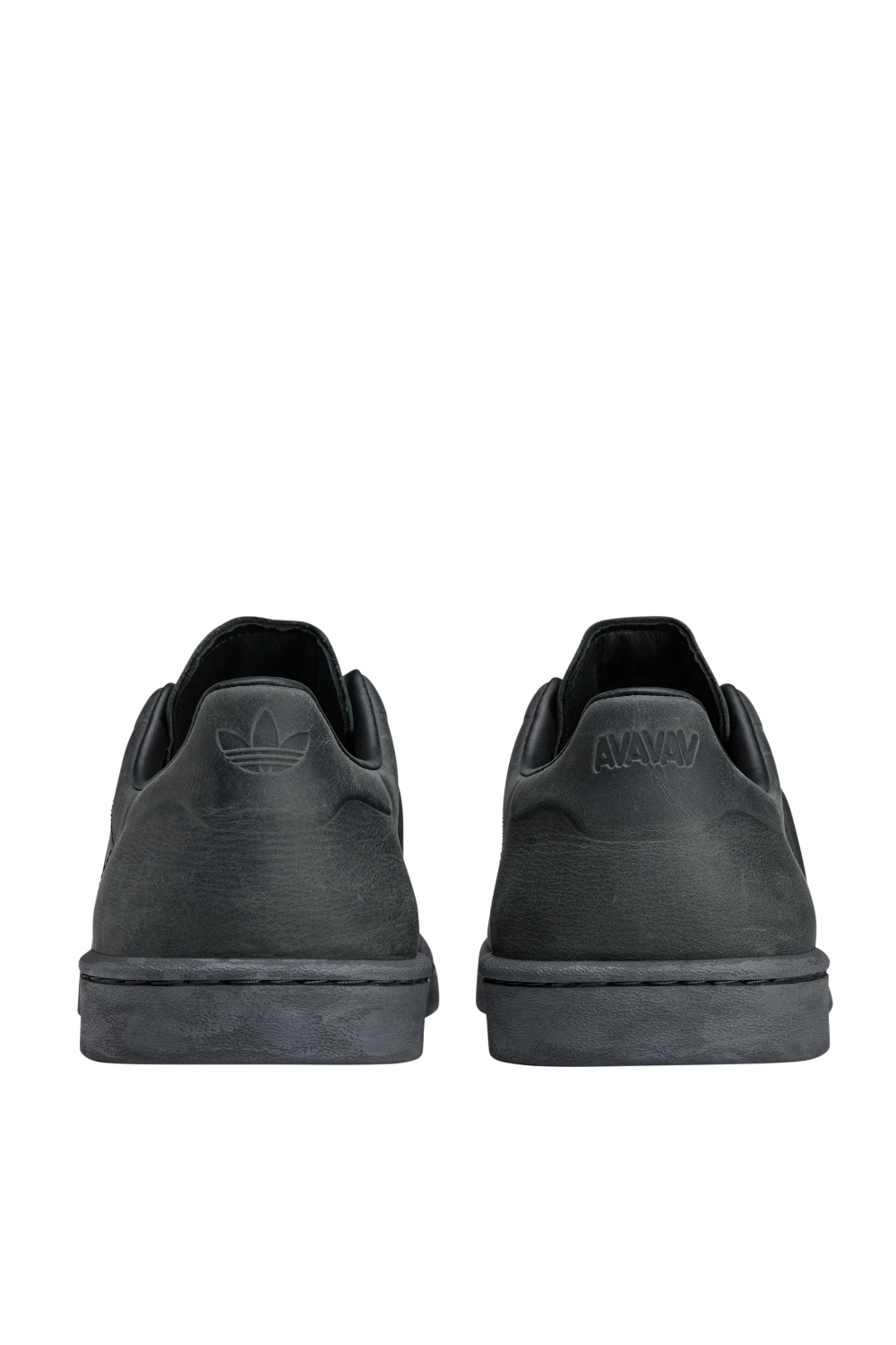 תמונת פנים של נעלי סניקרס סופרסטאר Adidas X AVAVAV