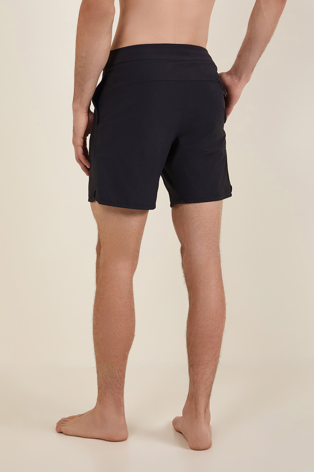 תמונת דוגמן אחורית של Classic-Fit Linerless Board Short 7