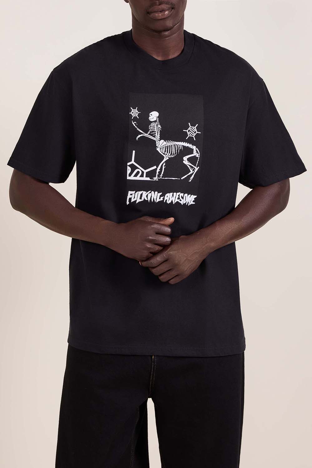 תמונת דוגמן קידמית של חולצת טי