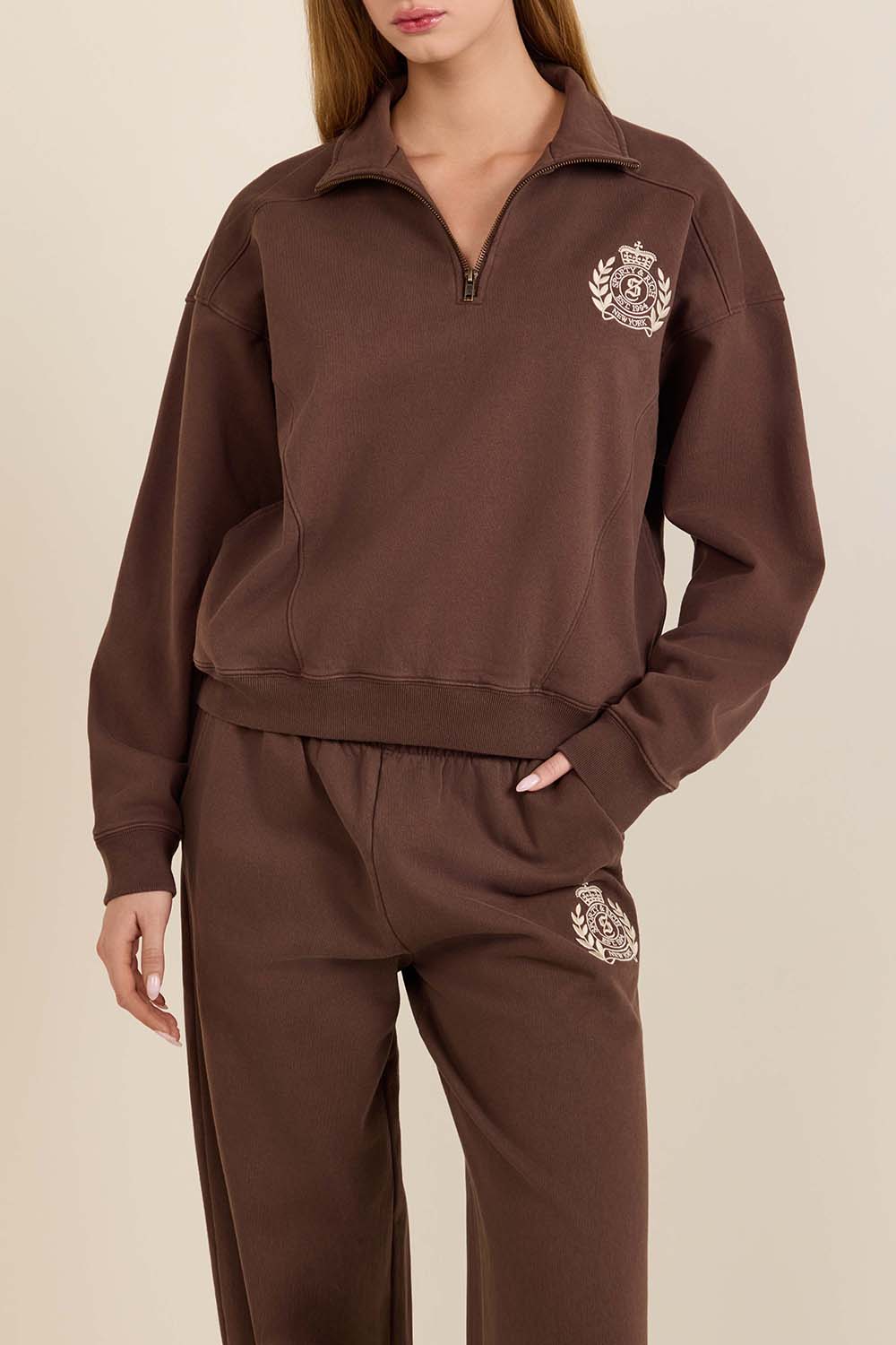 תמונת דוגמן קידמית של סווטשירט