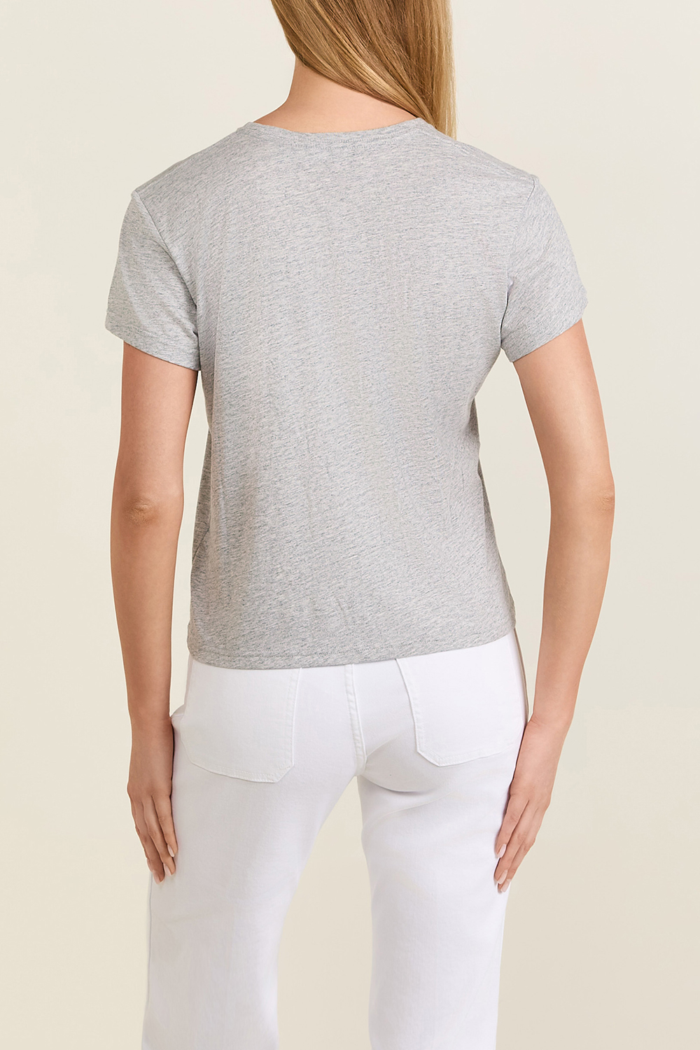 תמונת דוגמן אחורית של חולצת טי