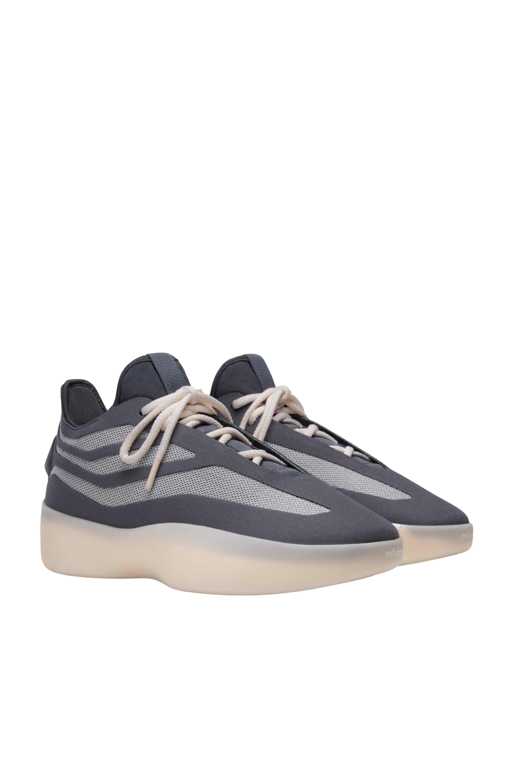 תמונה אחורית של נעלי סניקרס