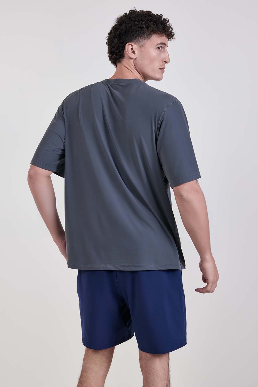 תמונת דוגמן אחורית של Brushed Yoga Crewneck T-Shirt