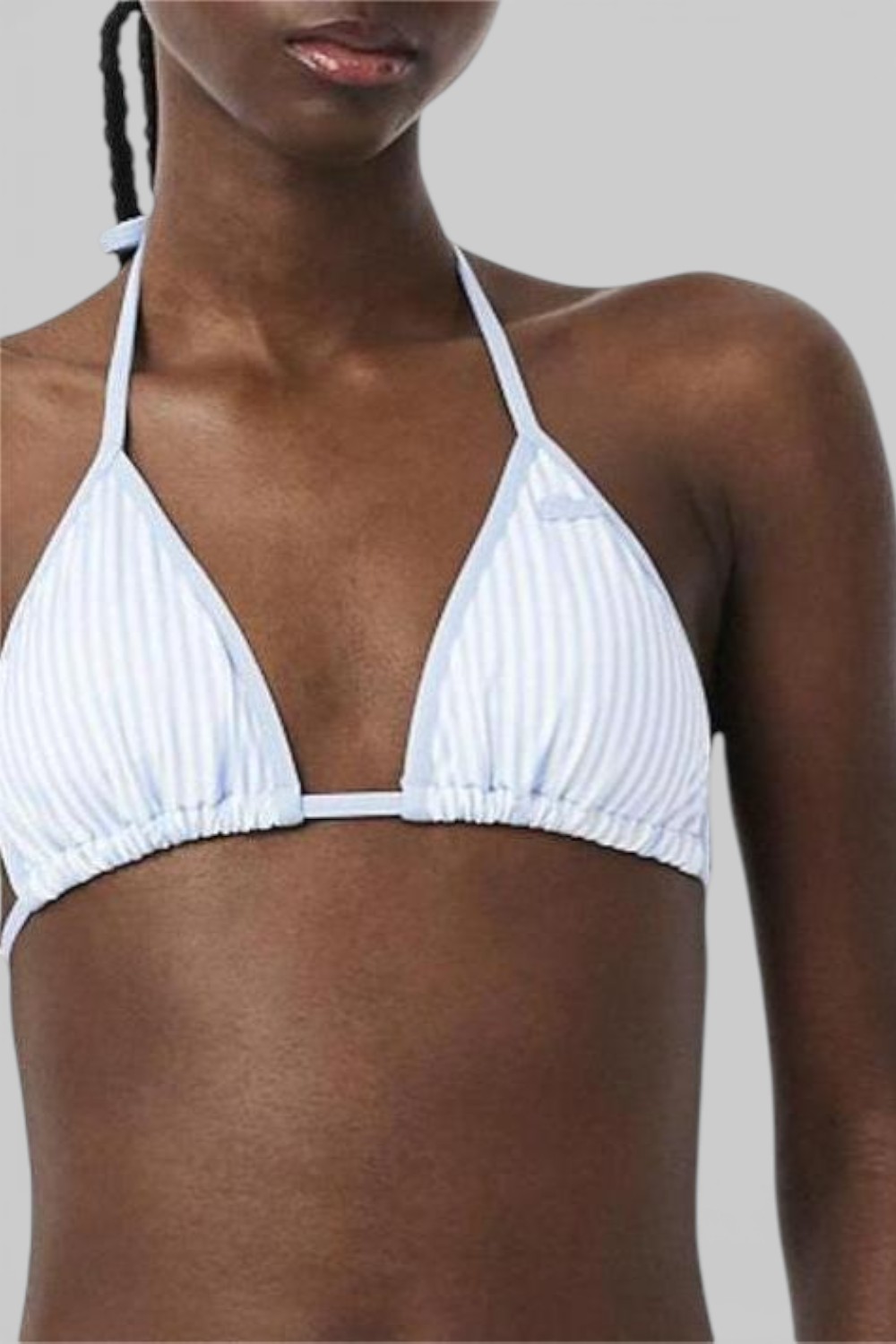 תמונת תקריב דוגמן של חזיית בקיני