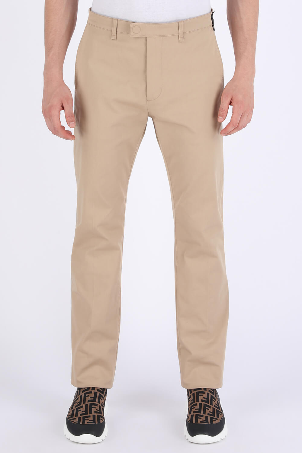 תמונת דוגמן קידמית של מכנסיים מחוייטים בבז'