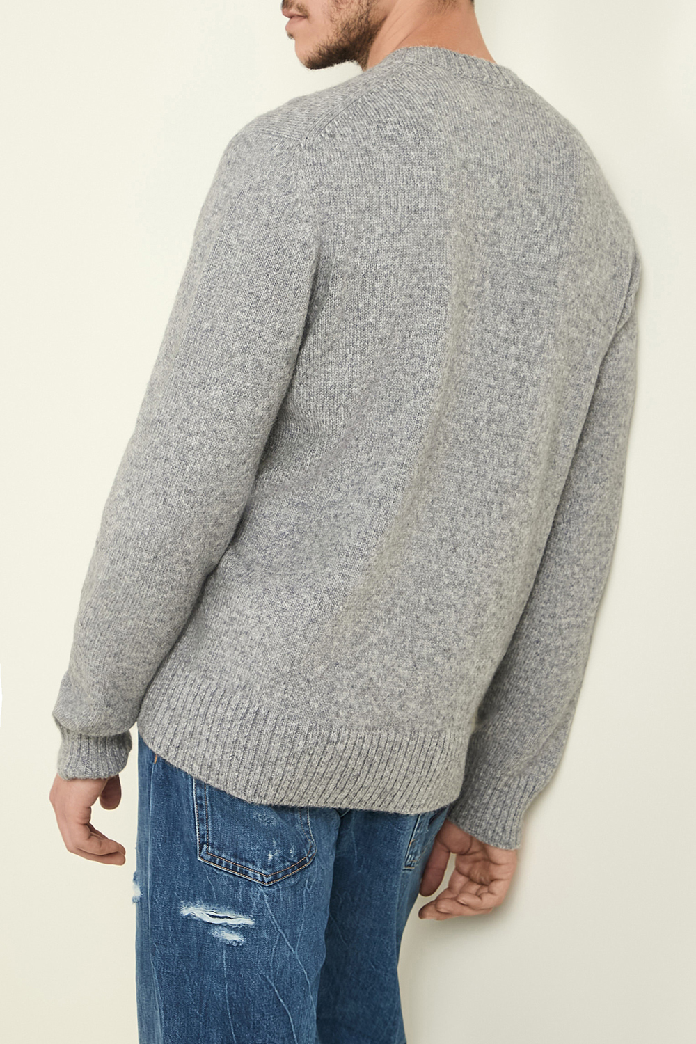 תמונת דוגמן אחורית של סריג צמר