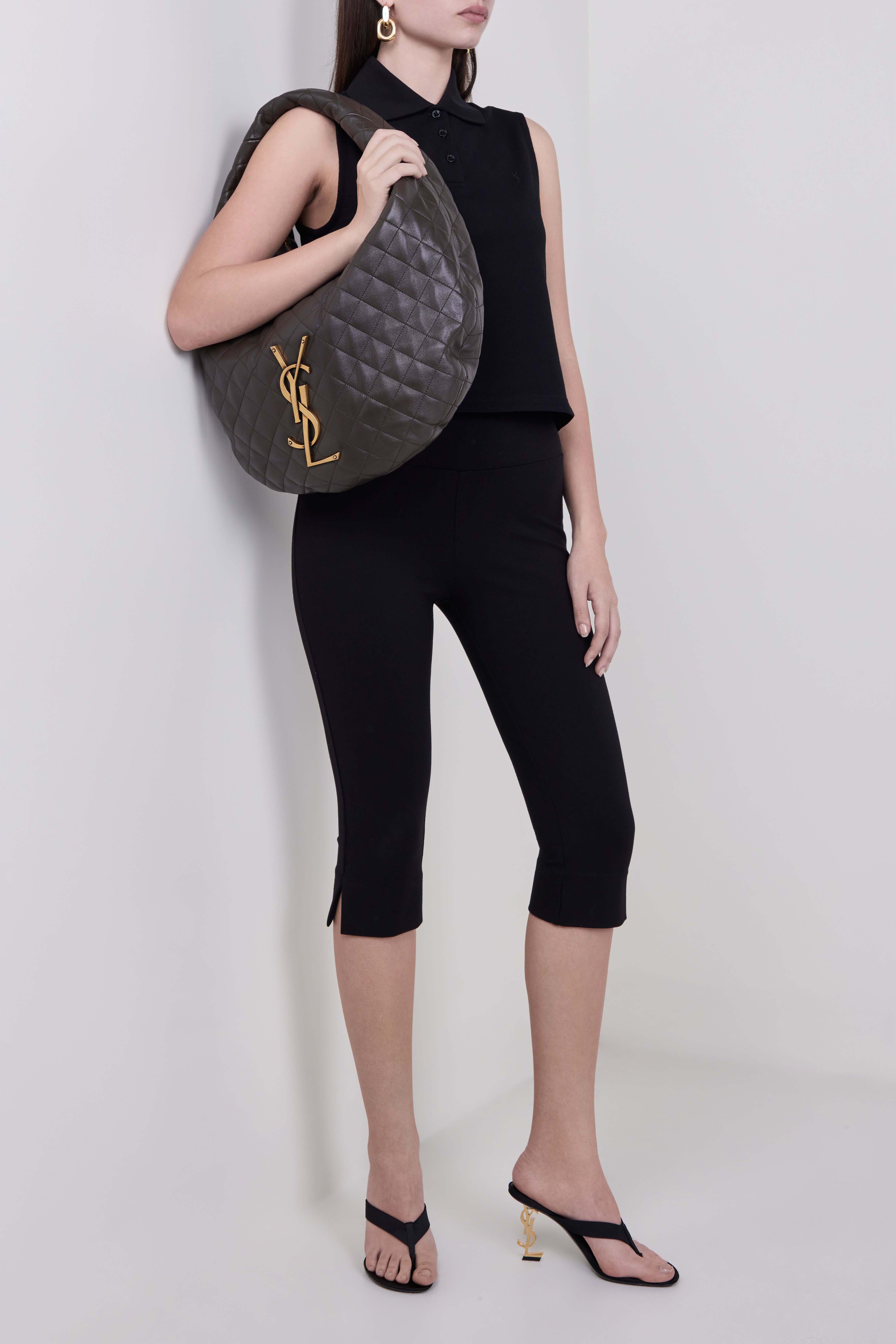 תמונת דוגמן קידמית של תיק כתף הובו