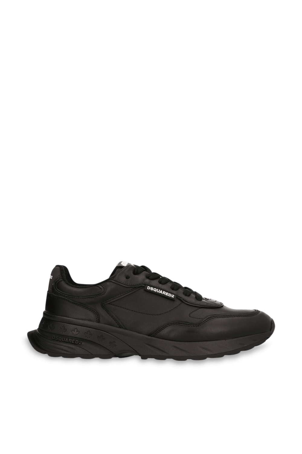 תמונה קידמית של נעלי סניקרס